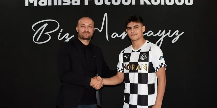 Manisa FK Akademisi’nden yetişen Yunus Emre Dursun profesyonel oldu