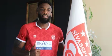 Aaron Appindangoye 1 yıl daha Sivasspor’da