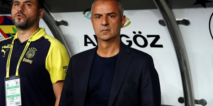 Fenerbahçe Teknik Direktörü İsmail Kartal: “Rakip 10 kişi kalınca rehavete girdik”