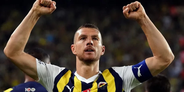Edin Dzeko, ilk Süper Lig maçında 2 gol attı
