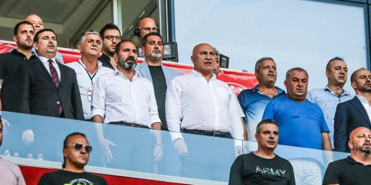 Y. Samsunspor Başkanı Yüksel Yıldırım: “Transfer dönemi daha bitmedi”