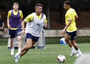 Fenerbahçe’de yeni transferler Cengiz ve Fred takımla birlikte ilk antrenmanlarına çıktı