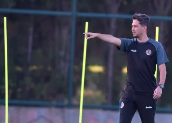 Turgutluspor Teknik Direktörü Ramazan Çelik: “Turgutluspor camiasına yakışan bir takım olacağız”