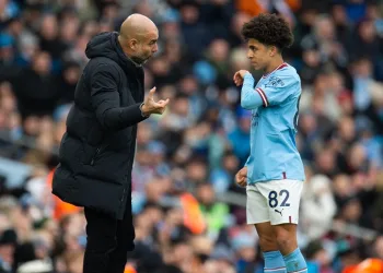 Manchester City, Rico Lewis’in sözleşmesini 2028 yılına kadar uzattı