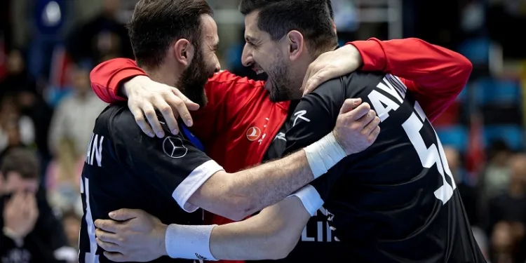 Mercedes-Benz Türk, Hentbol Milli Takımları’nın resmi ulaşım sponsoru olmayı sürdürecek