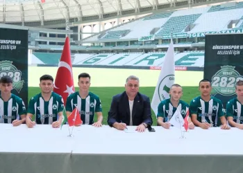 Giresunspor’dan imza şov