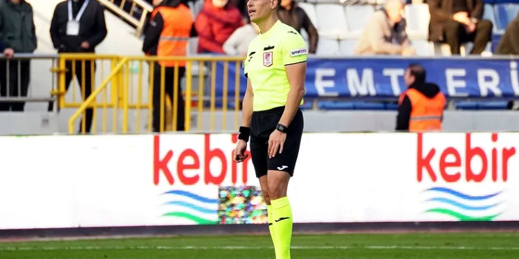 İstanbulspor-Kayserispor maçını Sarper Barış Saka yönetecek