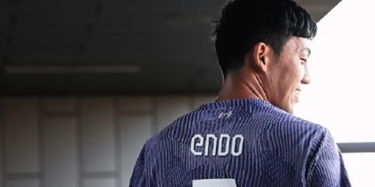 Liverpool, Wataru Endo’yu kadrosuna kattı