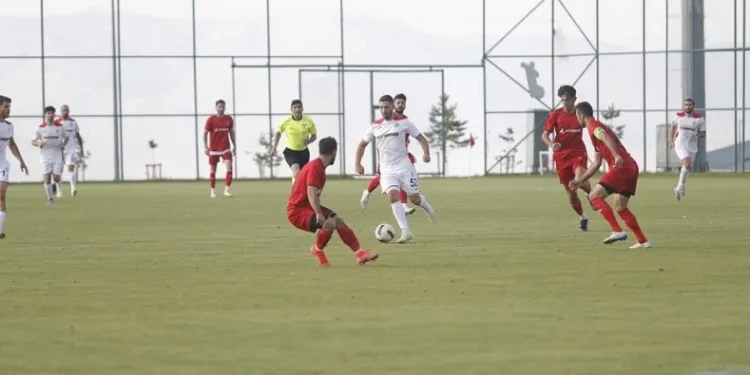24Erzincanspor Teknik Direktörü Bülent Akan, Erzurum kampını değerlendirmesi