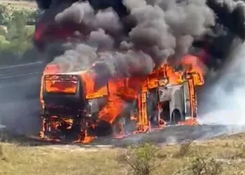 Yolcu otobüsü ateş topuna döndü