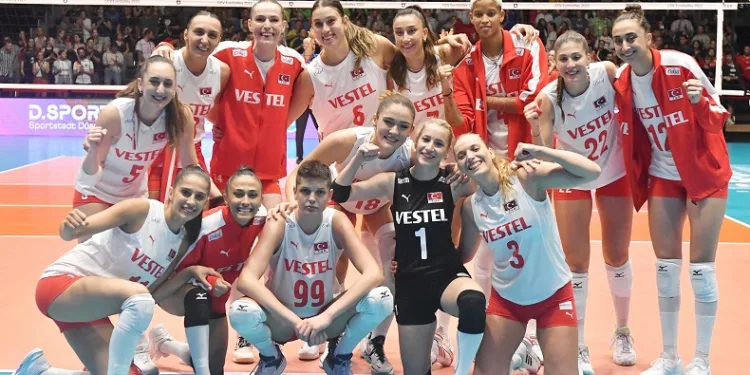 Türkiye A Milli Kadın Voleybol Takımı, Avrupa Şampiyonası’nda 3’te 3 yaptı