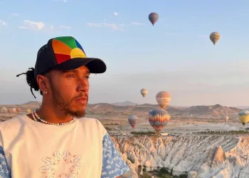 F1 şampiyonu Lewis Hamilton, Kapadokya’ya hayran kaldı