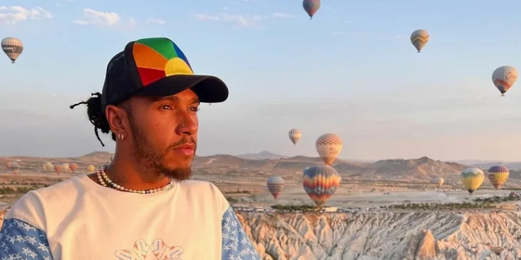 F1 şampiyonu Lewis Hamilton, Kapadokya’ya hayran kaldı