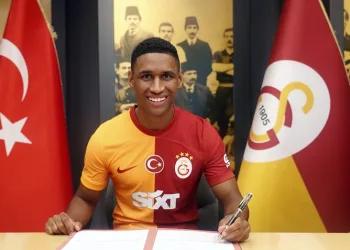 Galatasaray’da Tete’nin lisansı çıktı