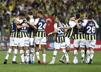 Fenerbahçe, sahasında Twente karşısında avantaj peşinde