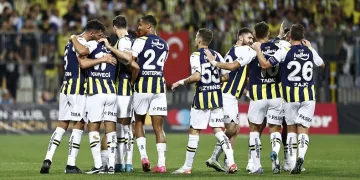 Fenerbahçe, sahasında Twente karşısında avantaj peşinde