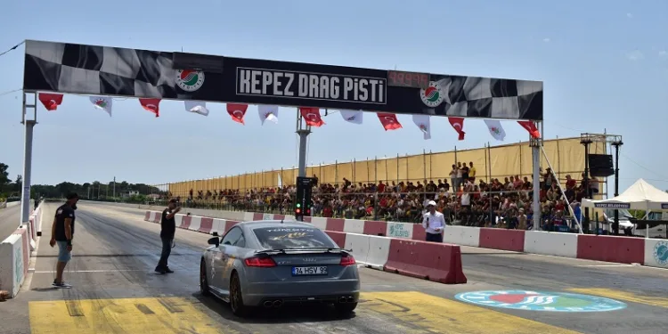 Oto Drag 2. Ayak Yarışları Kepez’de