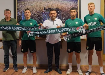 Bursaspor’dan gençlere profesyonel sözleşme