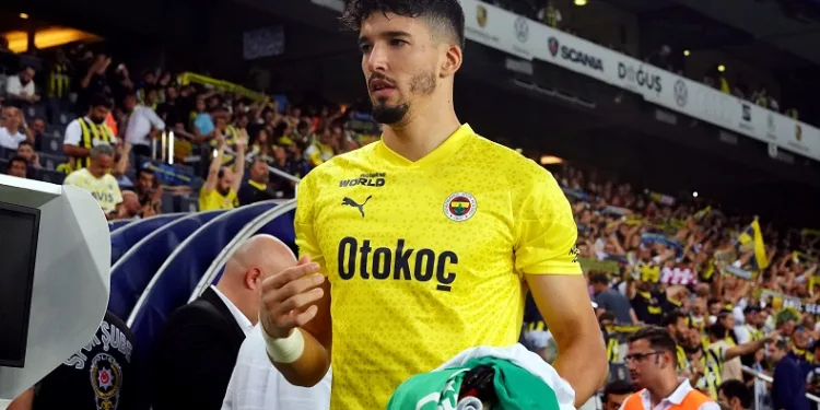 Altay Bayındır Fenerbahçe taraftarına veda etti