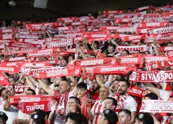 Sivasspor taraftarı takımını yalnız bırakıyor