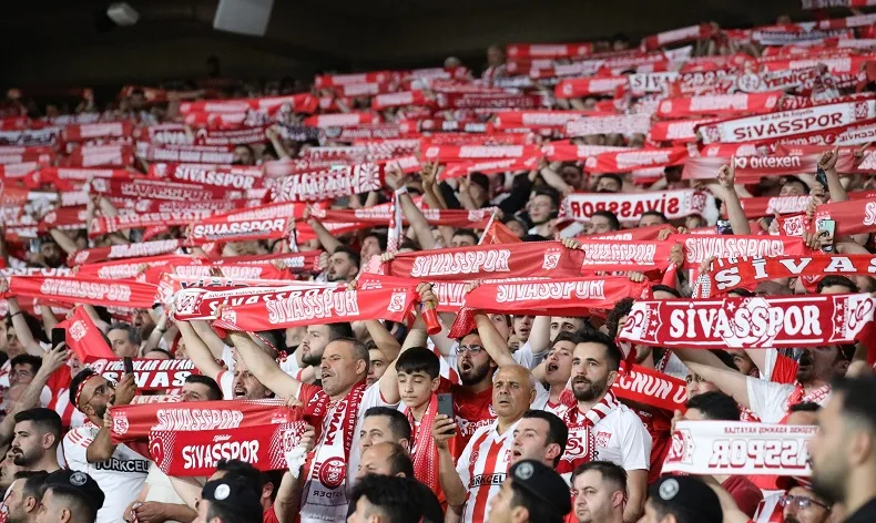 Sivasspor taraftarı takımını yalnız bırakıyor