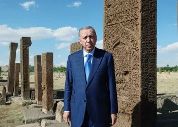 Cumhurbaşkanı Erdoğan, Ahlat Selçuklu Mezarlığı’nı ziyaret etti