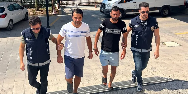2 göçmen kaçakçısı tutuklandı