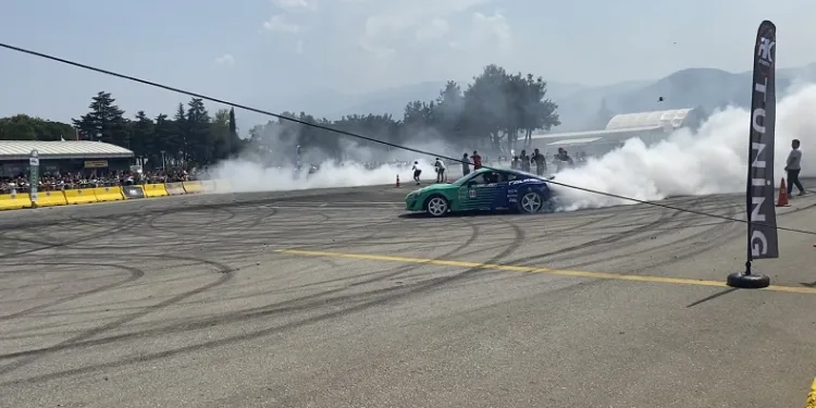 Bursa’da drift ve tuning nefes kesti