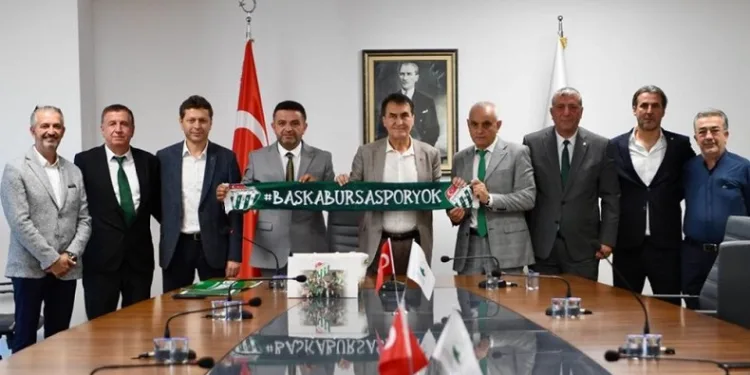 Bursaspor Kulübü, Osmangazi Belediye Başkanı Mustafa Dündar’ı ziyaret etti