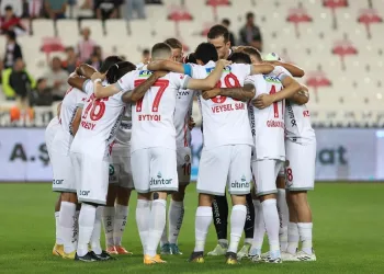 Antalyaspor attığı 2 golle, 2 puan aldı