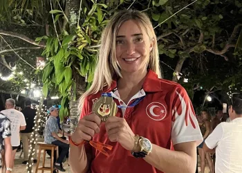 Şahika Ercümen dünya üçüncüsü