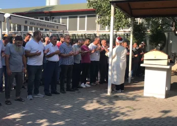 Bursa’da asansör boşluğunda cansız bedeni bulunan genç kız toprağa verildi