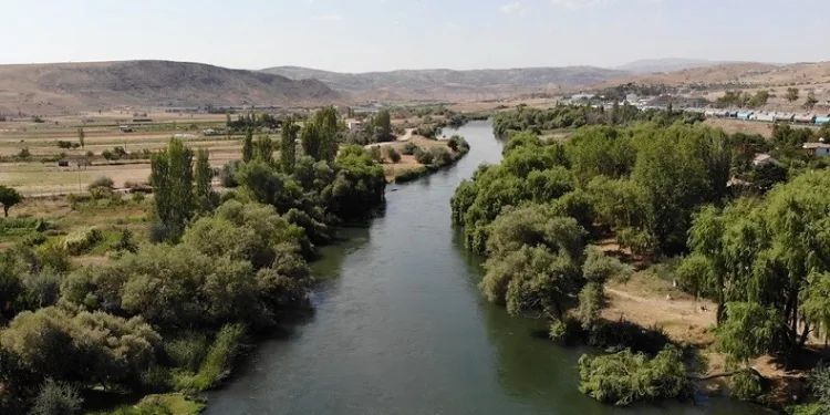 Kızılırmak’a serinlemek için giren genç hayatını kaybetti