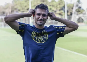 Cengiz Ünder: “Taraftarımızın sevgisi ile sahada çok daha güçlü bir oyuncu olacağım”