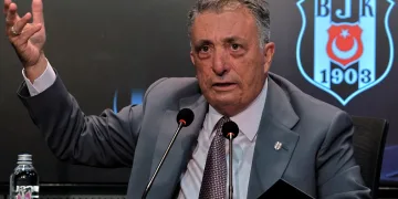 Beşiktaş Başkanı Ahmet Nur Çebi: “Buraya namusumla geldim, namusumla giderim”