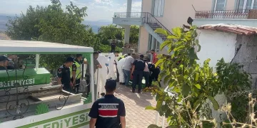 Önce eşini sonra kendisini öldürdü