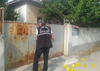 Çorum’da bir ev kurşunlandı