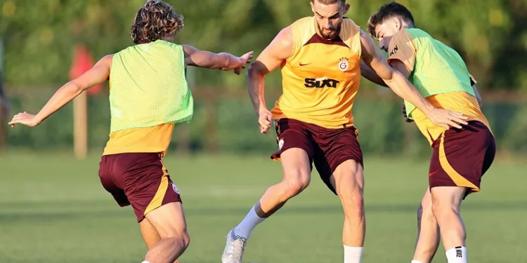 Galatasaray, Zalgiris maçı hazırlıklarını sürdürdü