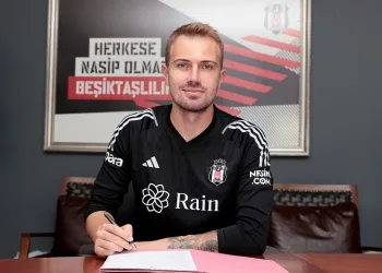 Beşiktaş, Mert Günok ile sözleşme yeniledi