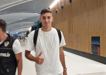 Mert Müldür ve Miha Zajc Fenerbahçe için İstanbul’da
