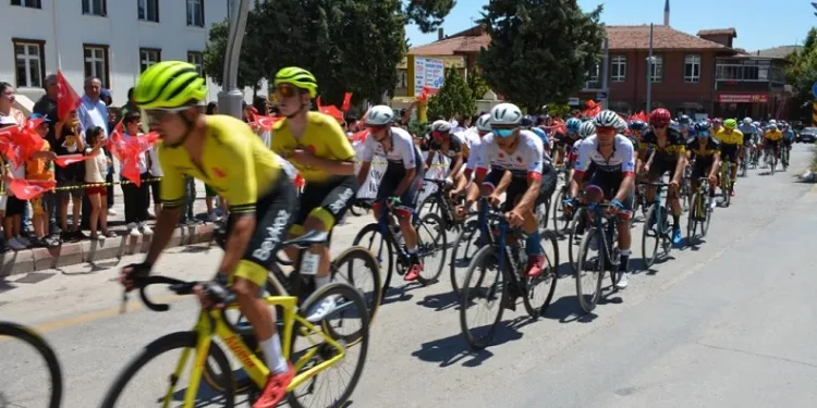 100. Yıl Cumhuriyet Bisiklet Turu Zile’den geçti