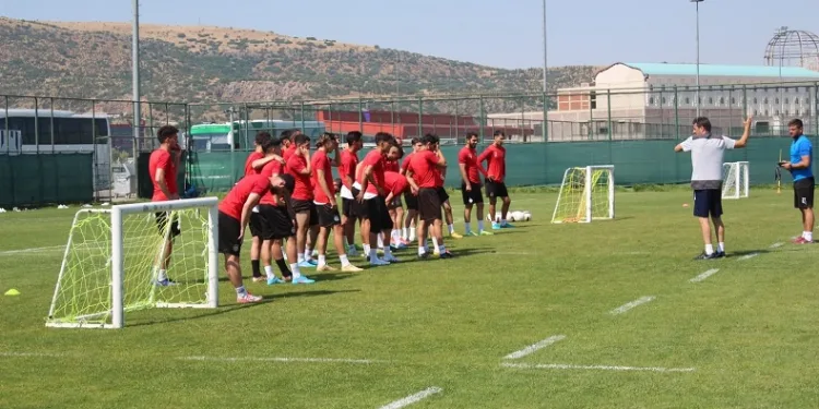 Afyonspor yeni sezon hazırlıklarını sürdürüyor