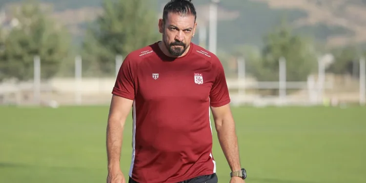 DG Sivasspor Teknik Direktörü Servet Çetin: “Transferde geç kaldık”