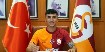 19 yaşındaki Caner Doğan, Galatasaray ile profesyonel sözleşme imzaladı