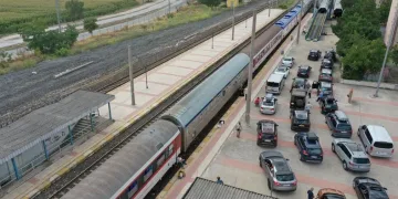 Gurbetçiler arabalı trenle dönüyor