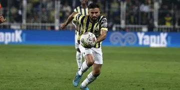 Fenerbahçe’nin golcü oyuncusu Rossi, ABD’ye transfer oldu