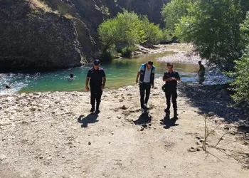Ekosisteme zarar veren malzemeler toplandı