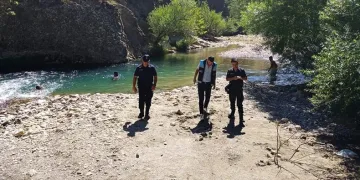 Ekosisteme zarar veren malzemeler toplandı