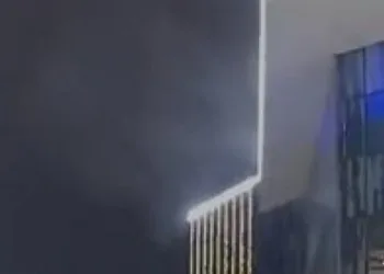 Bursa’da AVM’de korkutan yangın