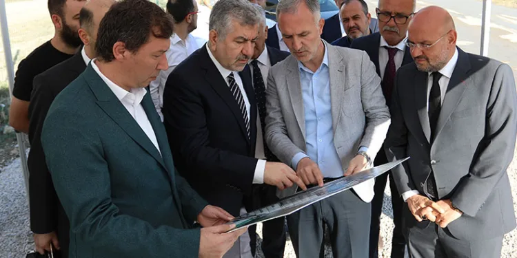 Bakan yardımcısı Dönmez yangın bölgesinde